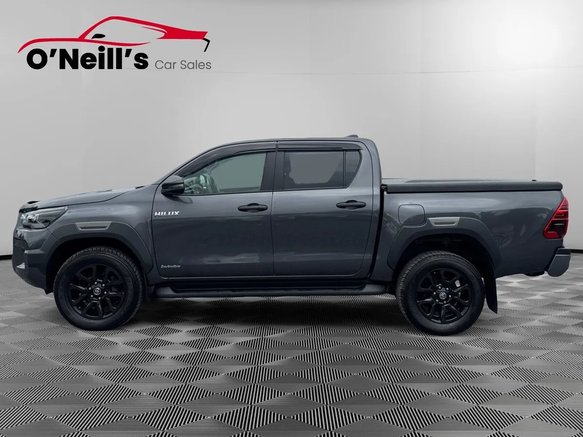 Toyota Hilux 2025 2.8 INVINCIBLE 4DR Auto 252 #412 - Image 2