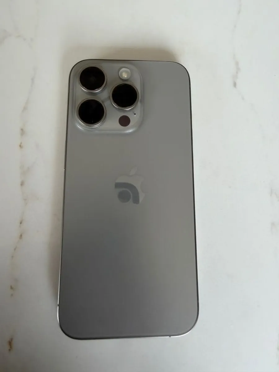 iPhone 15 Pro - Image 2