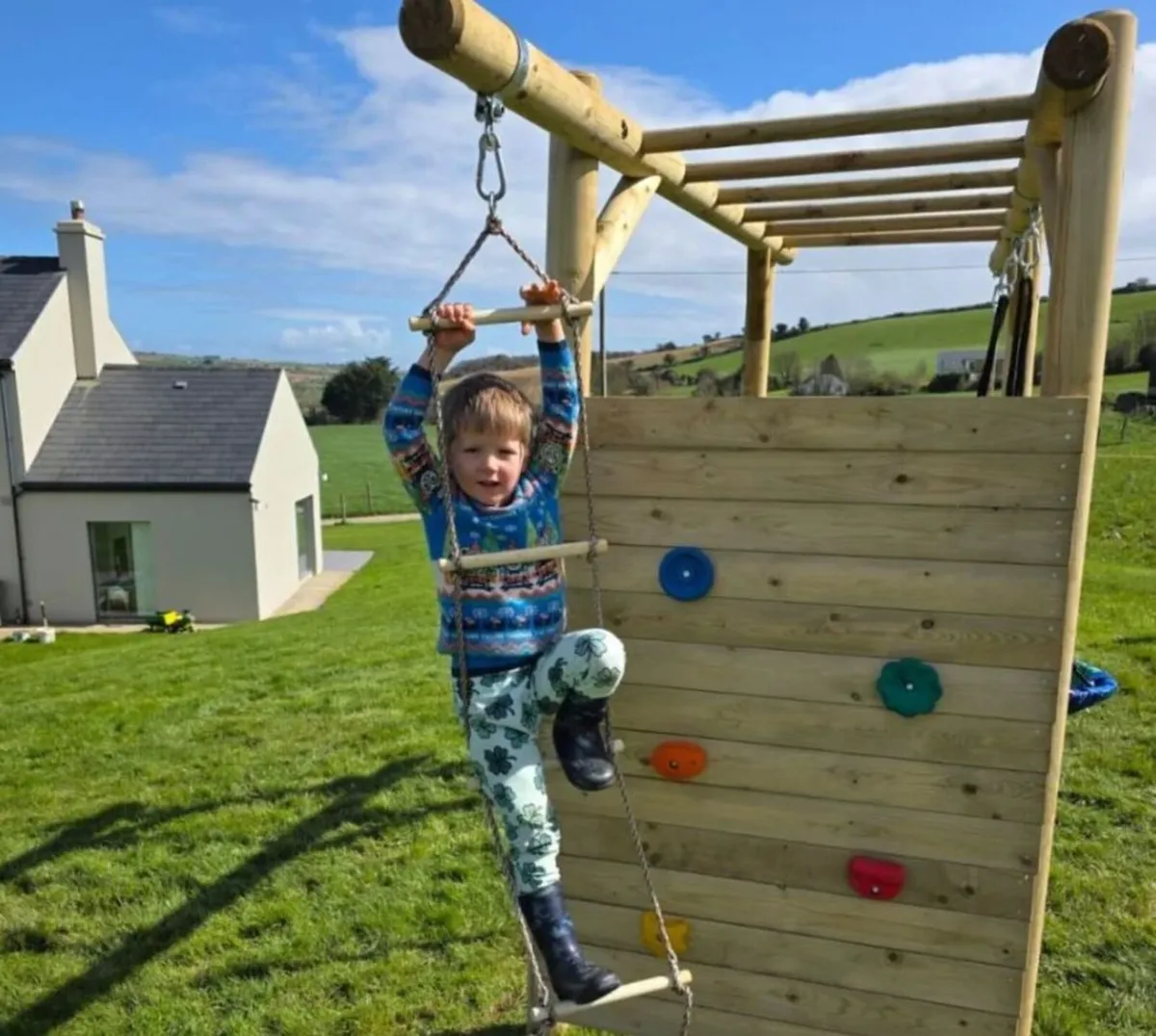 Rocco Compact Wooden Monkey Bars, Swing & Climbing - Image 4