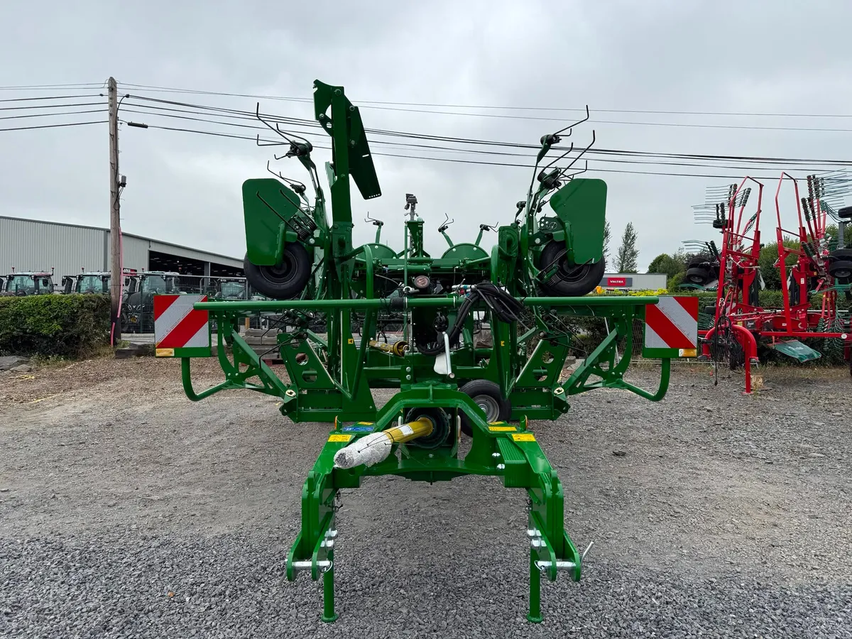 New McHale 8 Rotor Tedder - Image 2