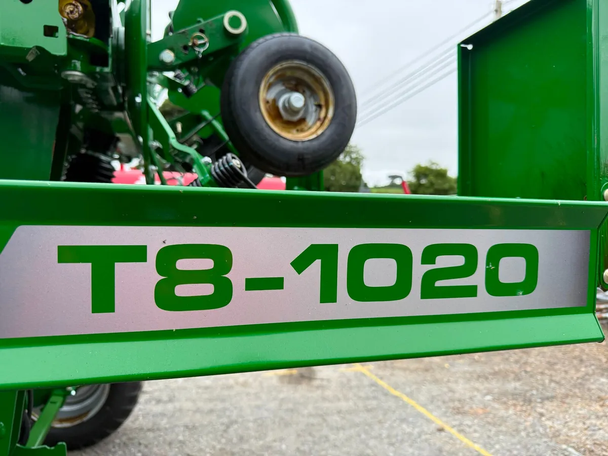 New McHale 8 Rotor Tedder - Image 4