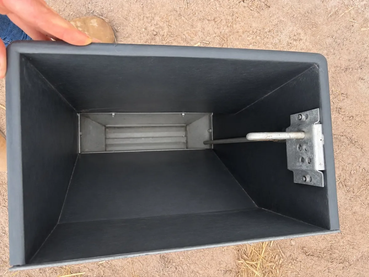 Farm Clearance – Quality Pig Feeders - Image 2