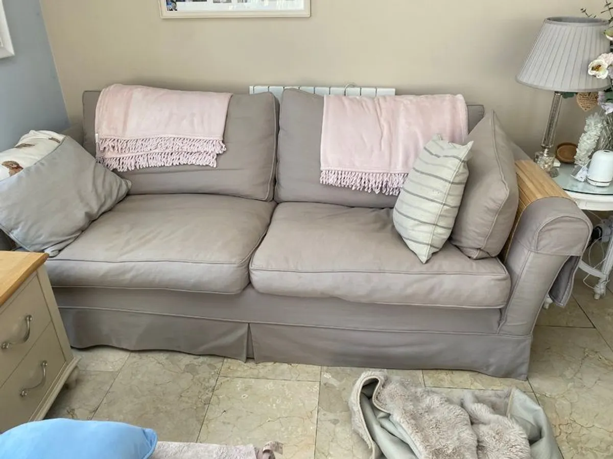 Free couch - Image 1