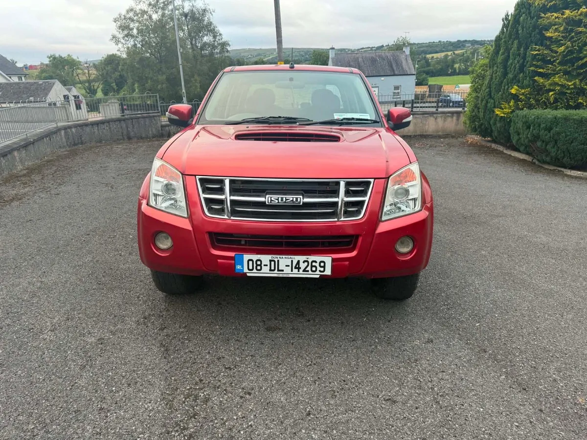 Izuzu Dmax 2.5 Diesel 5 seater crew cab - Image 2