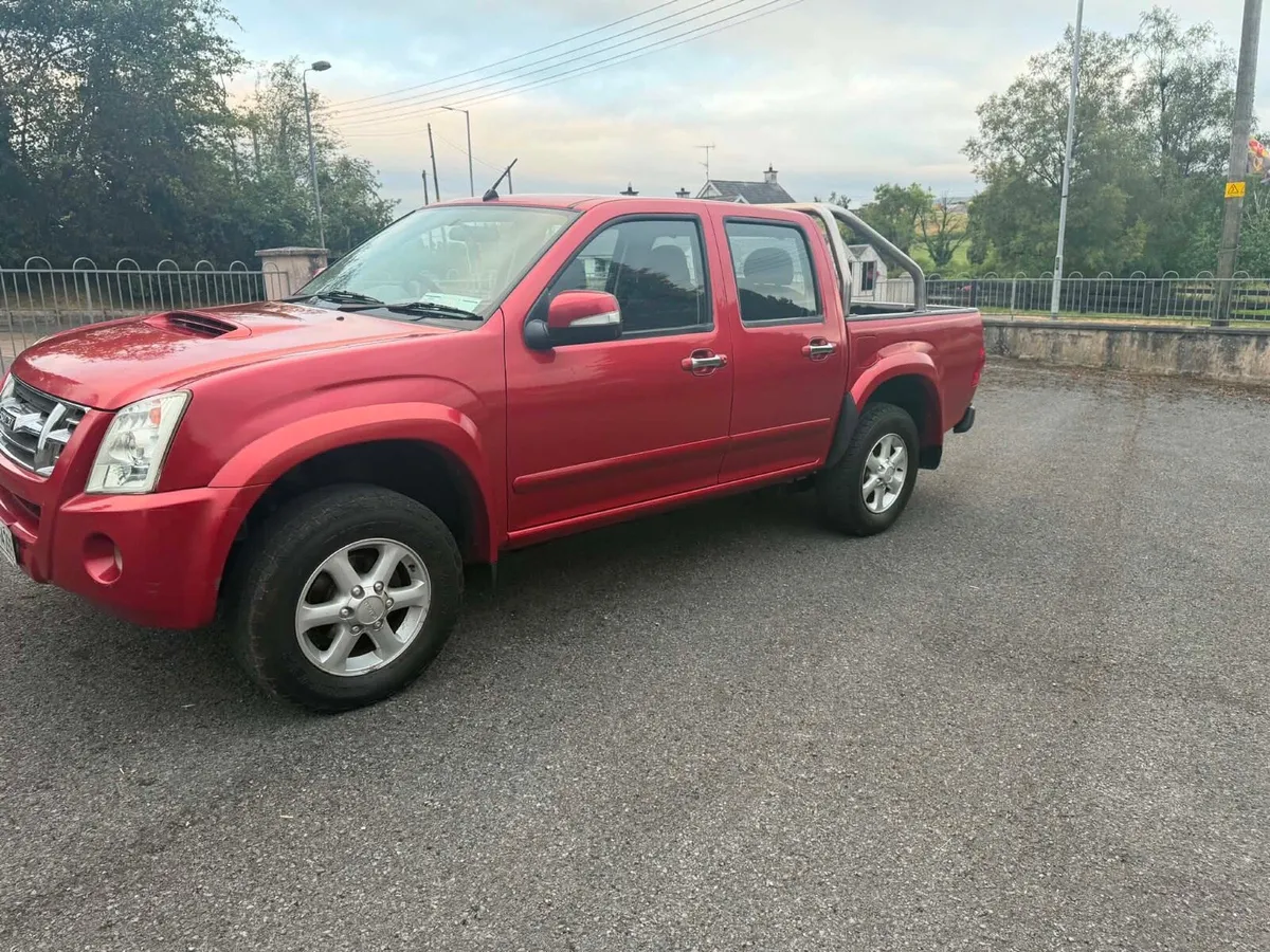 Izuzu Dmax 2.5 Diesel 5 seater crew cab - Image 3