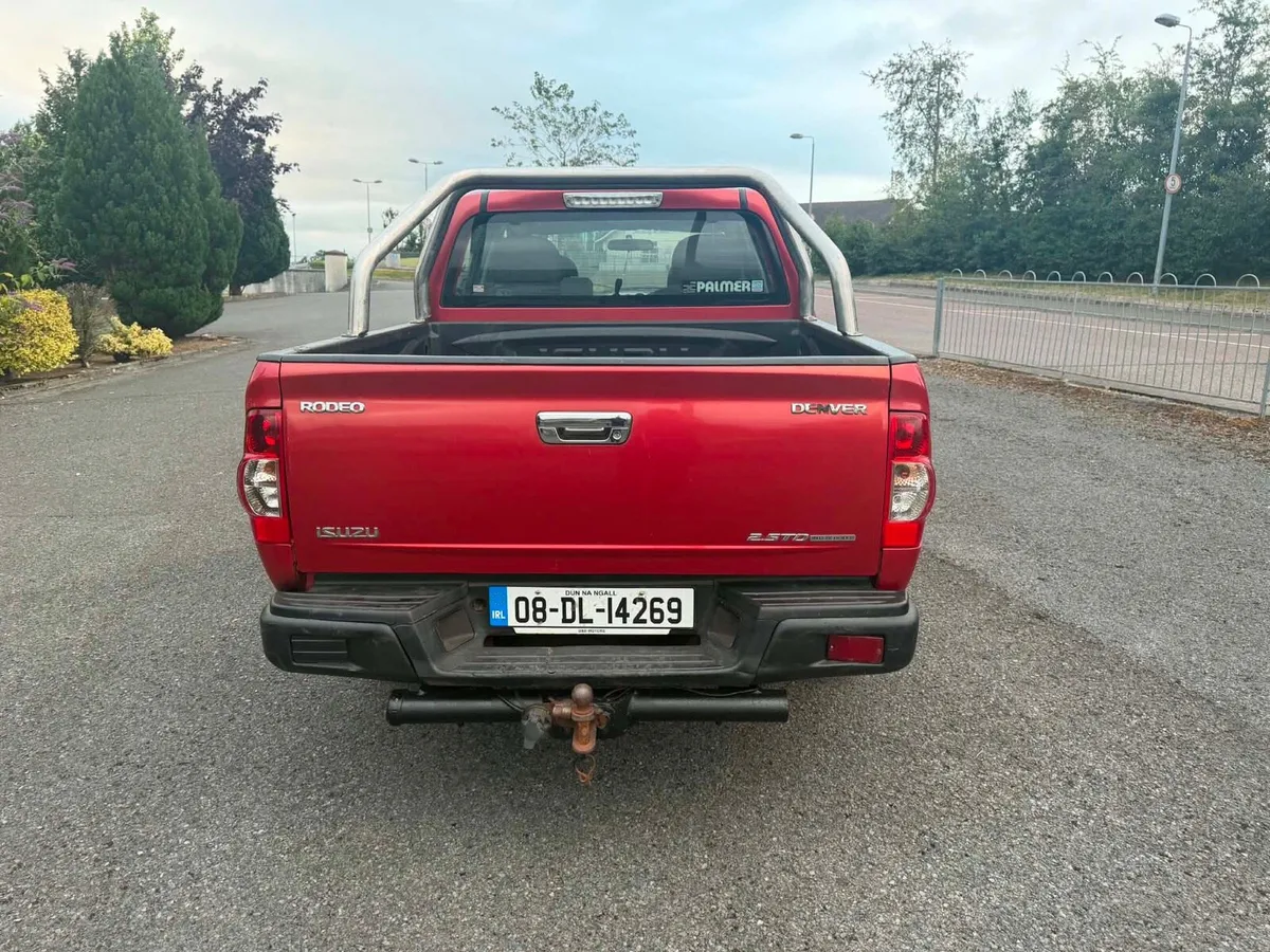 Izuzu Dmax 2.5 Diesel 5 seater crew cab - Image 4