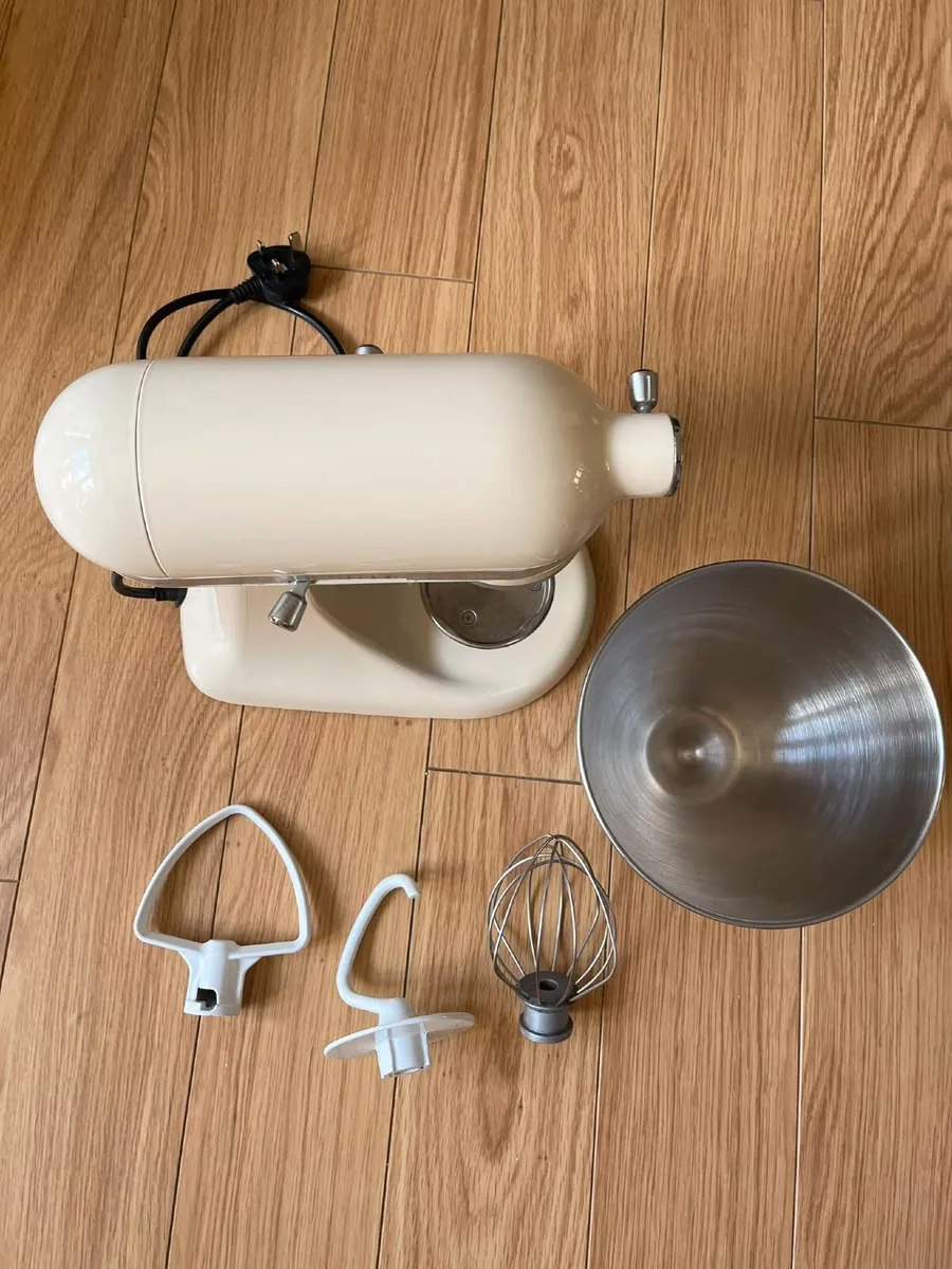 KitchenAid Stand Mixer & 3-in-1 Pasta Maker - Image 3