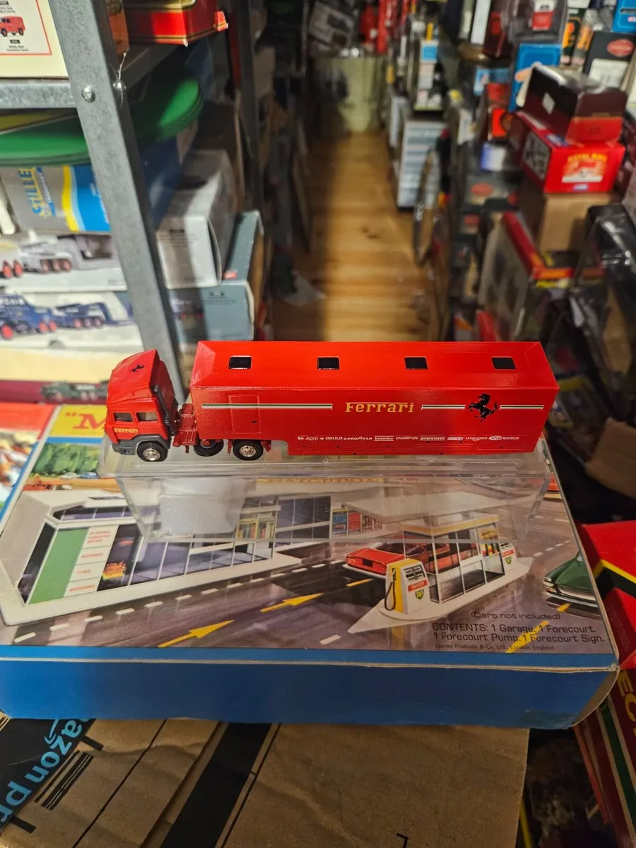 Corgi Old Cars Ferrari Formula 1 Truck - Image 1