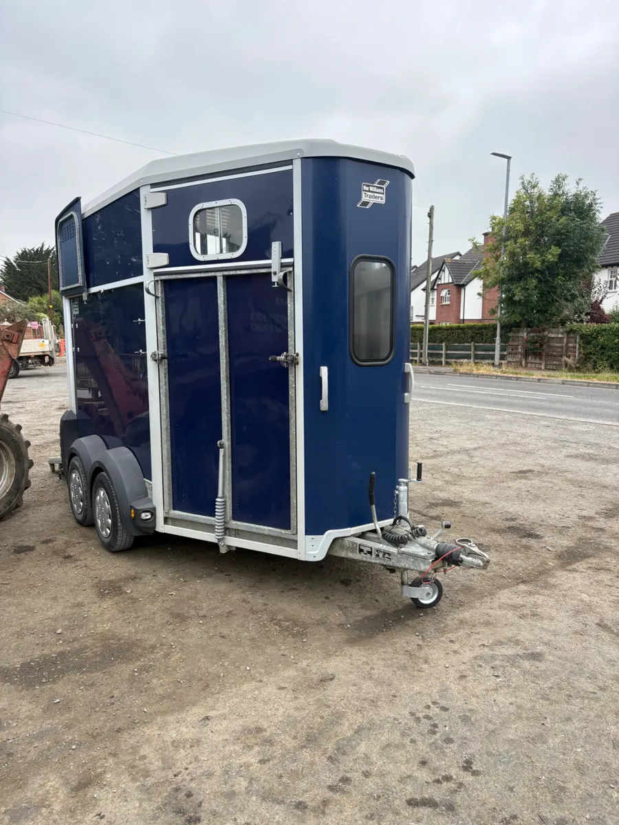 Ifor Williams 506 horsebox - Image 1