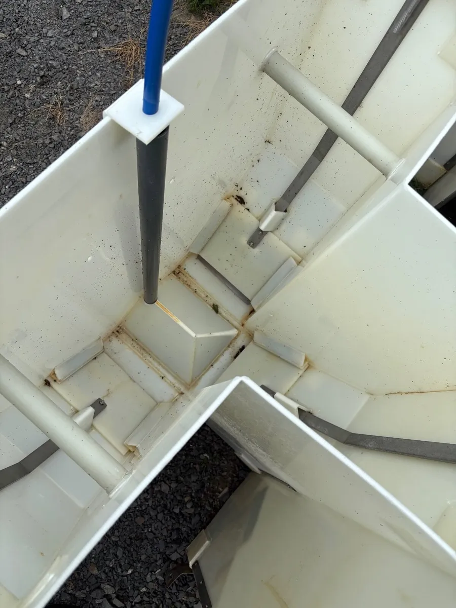 Farm Clearance – Quality Pig Feeders - Image 4