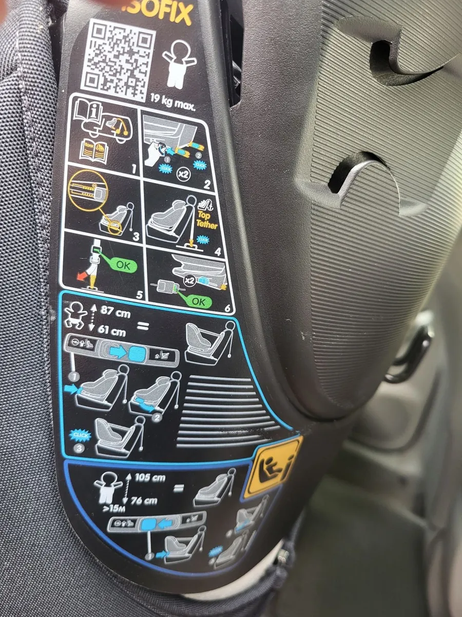 Maxi Cosi Swivel Car seat - Image 4