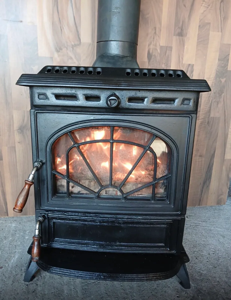 Waterford solid fuel stove + back boiler - Image 1