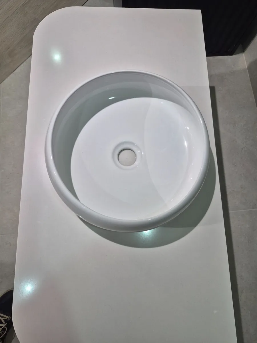 Bathroom unit - Image 1