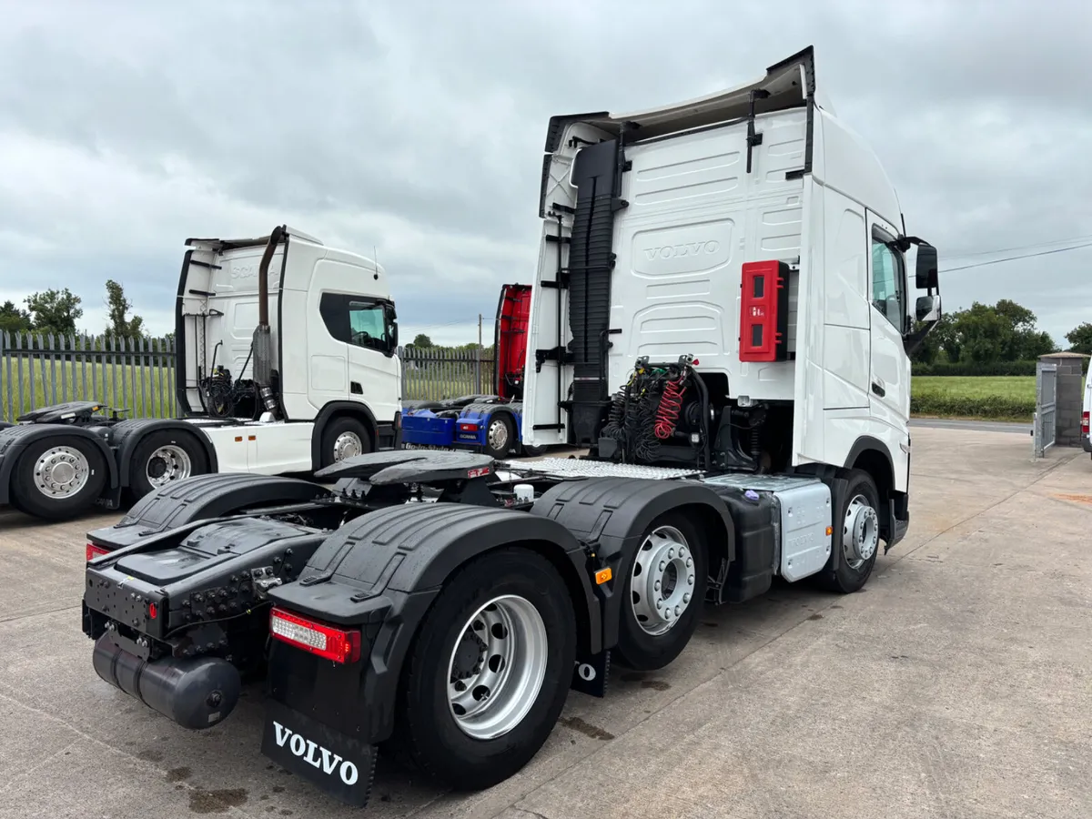 2021 Volvo FH5 Globtrotter 6x2 Midlift 4.1 WB - Image 4