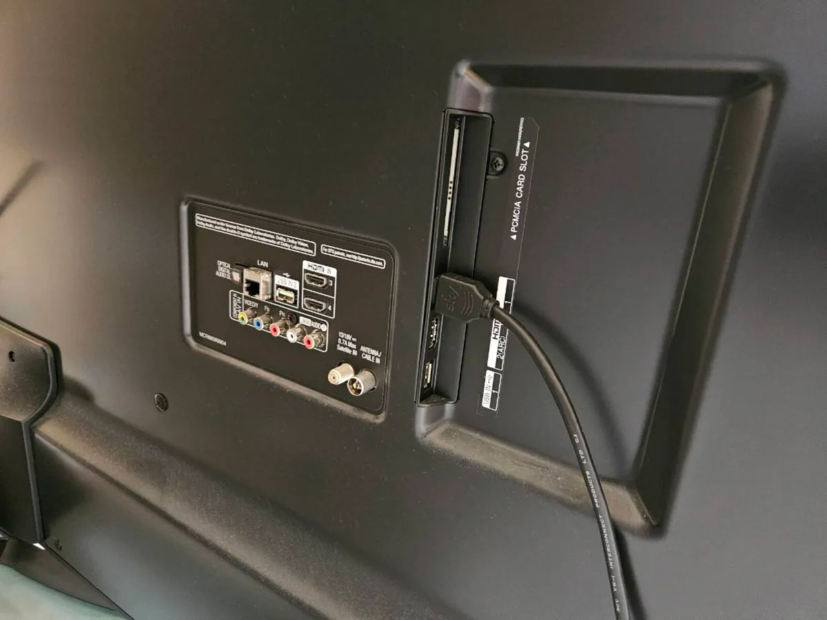 75' Samsunk 4K TV - Image 3
