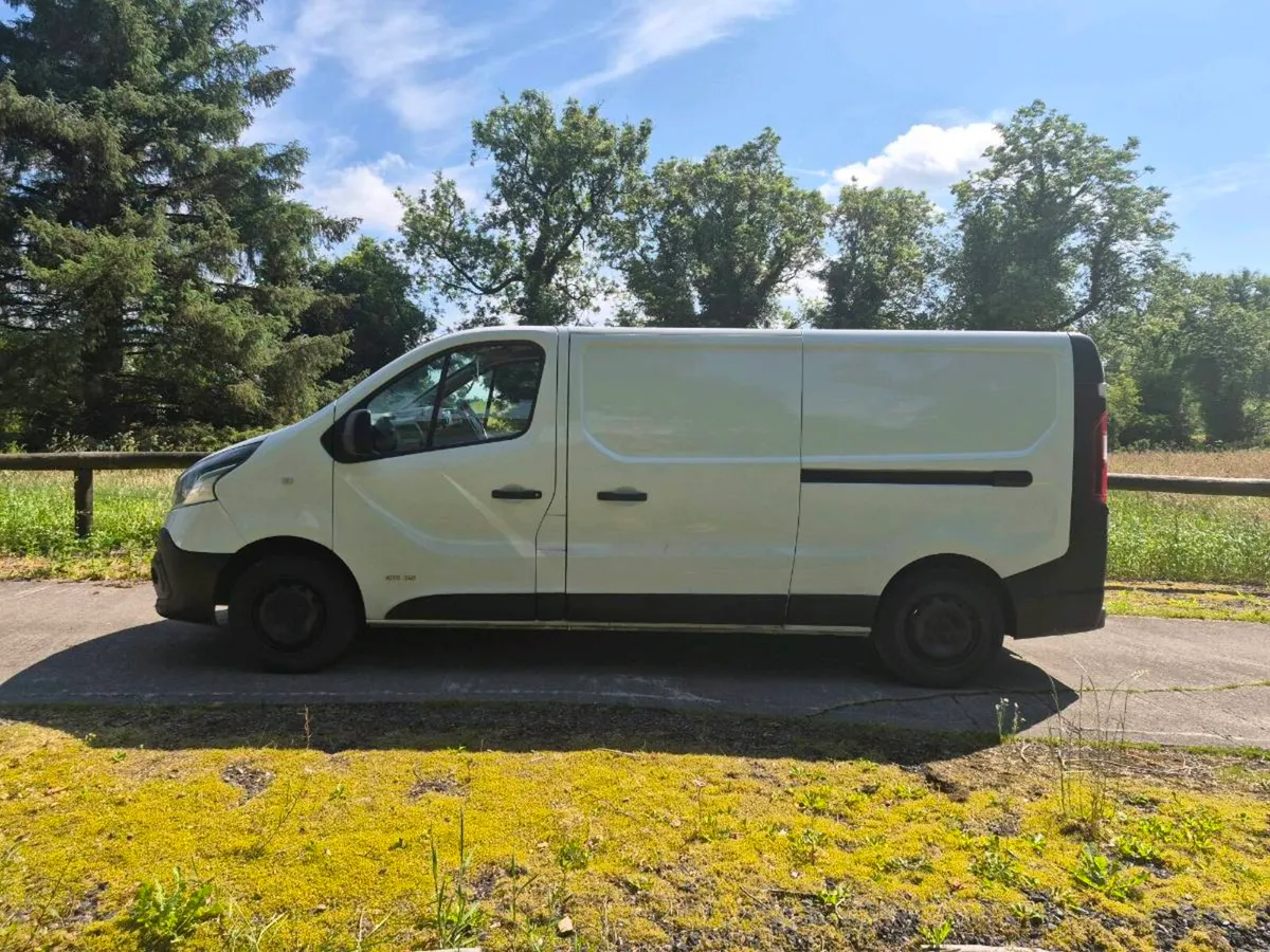 RENAULT TRAFIC - Image 2