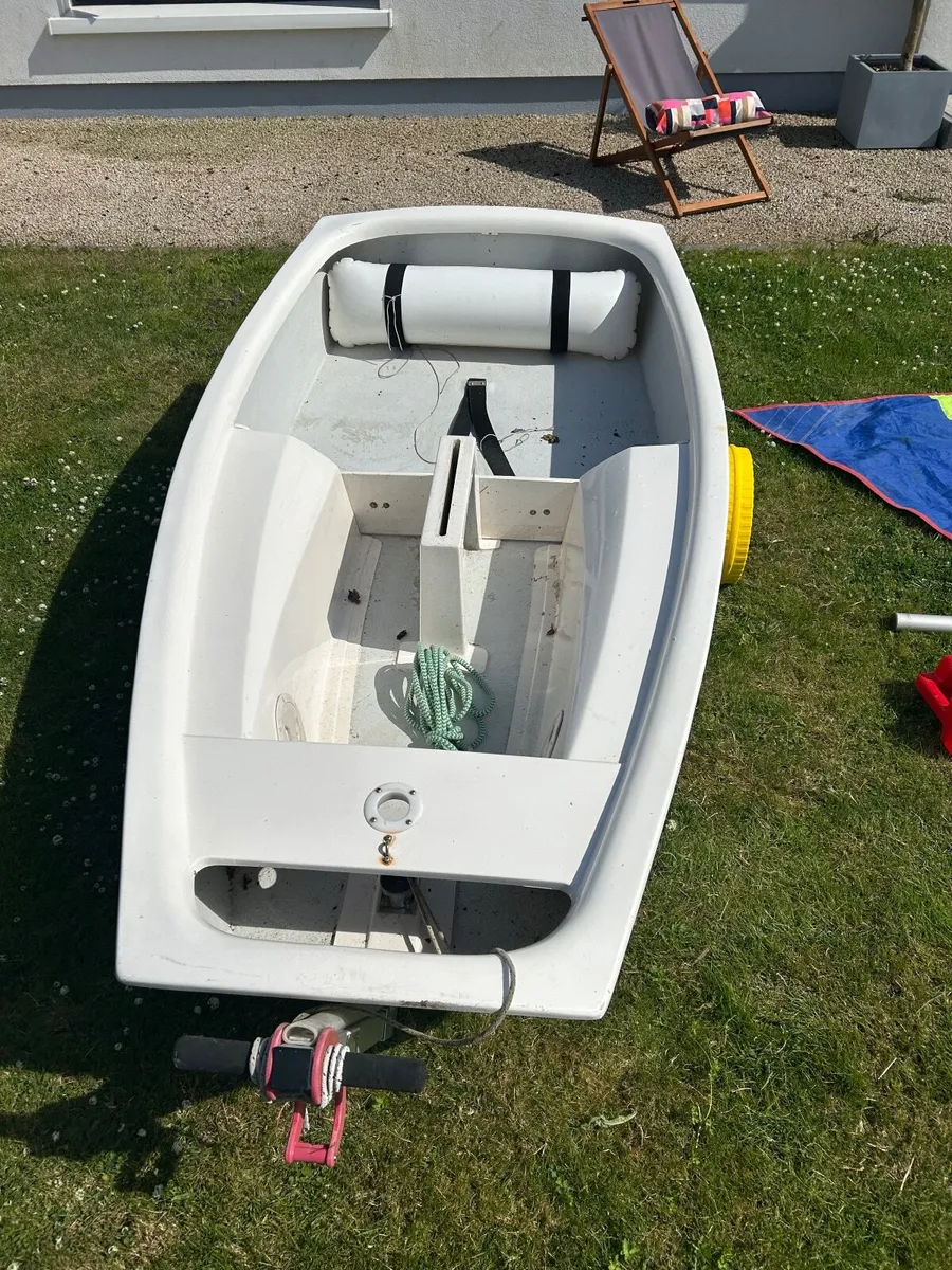 Sailing Dinghy - Image 3