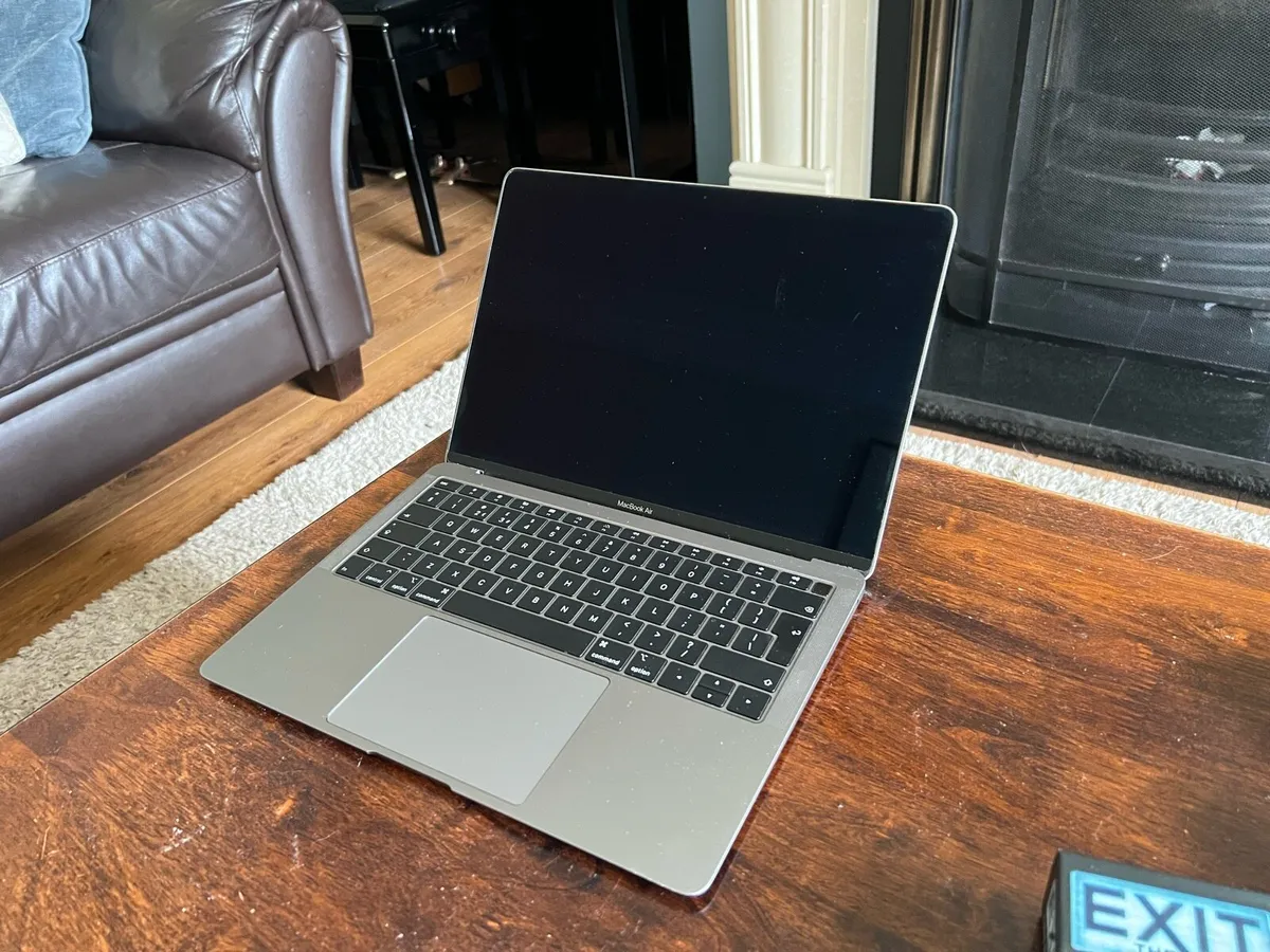 MacBook Air 2019 - Image 2
