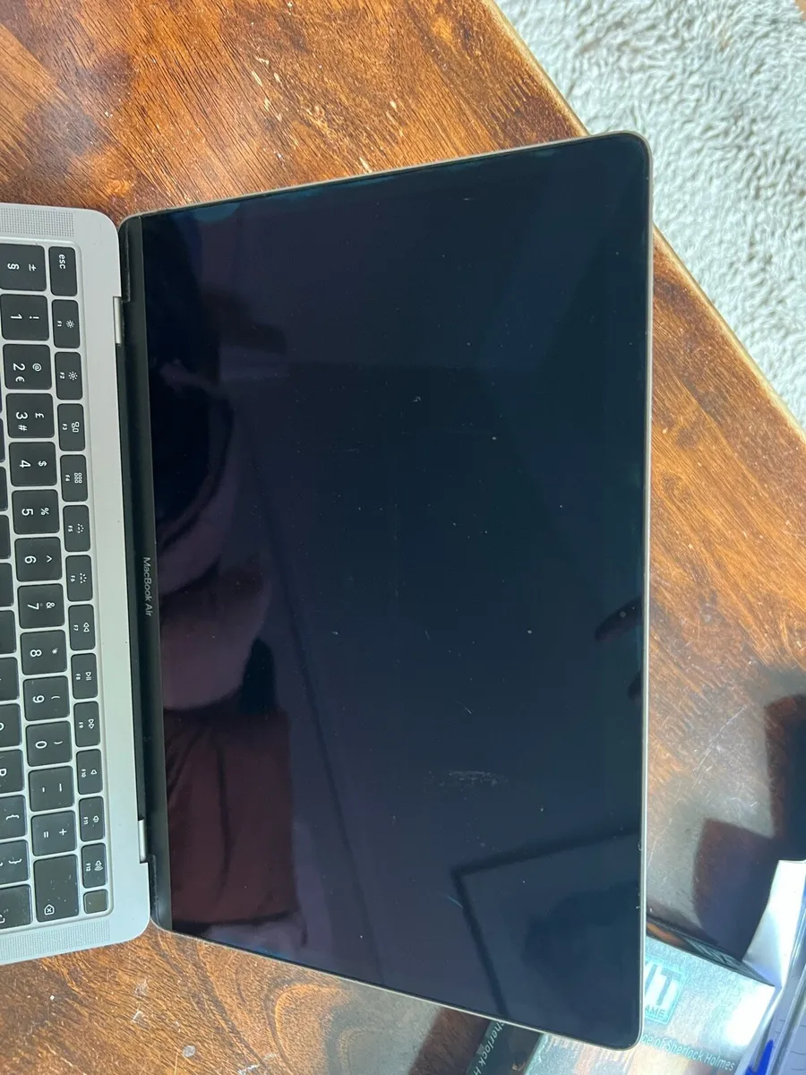 MacBook Air 2019 - Image 4