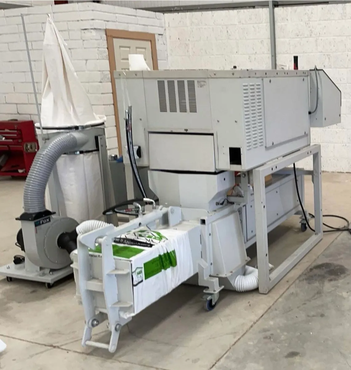 Shavings/Straw/Cardboard Bedding machine