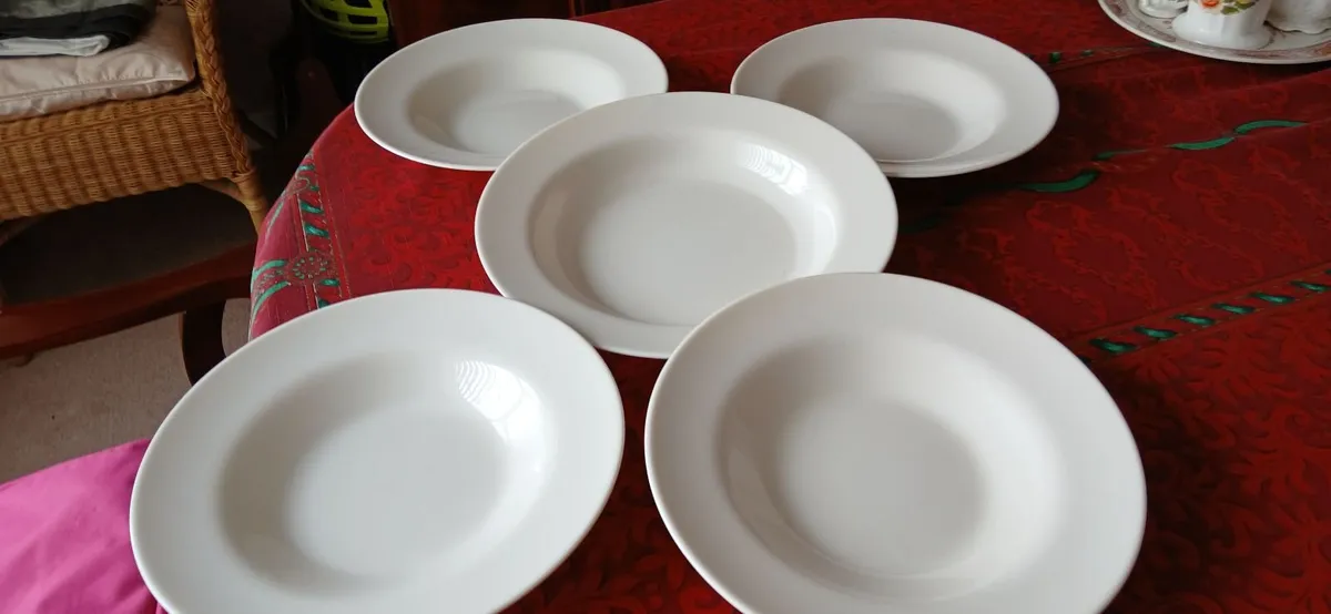 PASTA SERVING PLATTER & 4 PLATES - Image 4