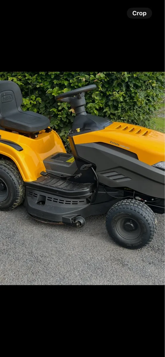 Stiga 20HP hydro twin cylinder ride on lawnmower - Image 2