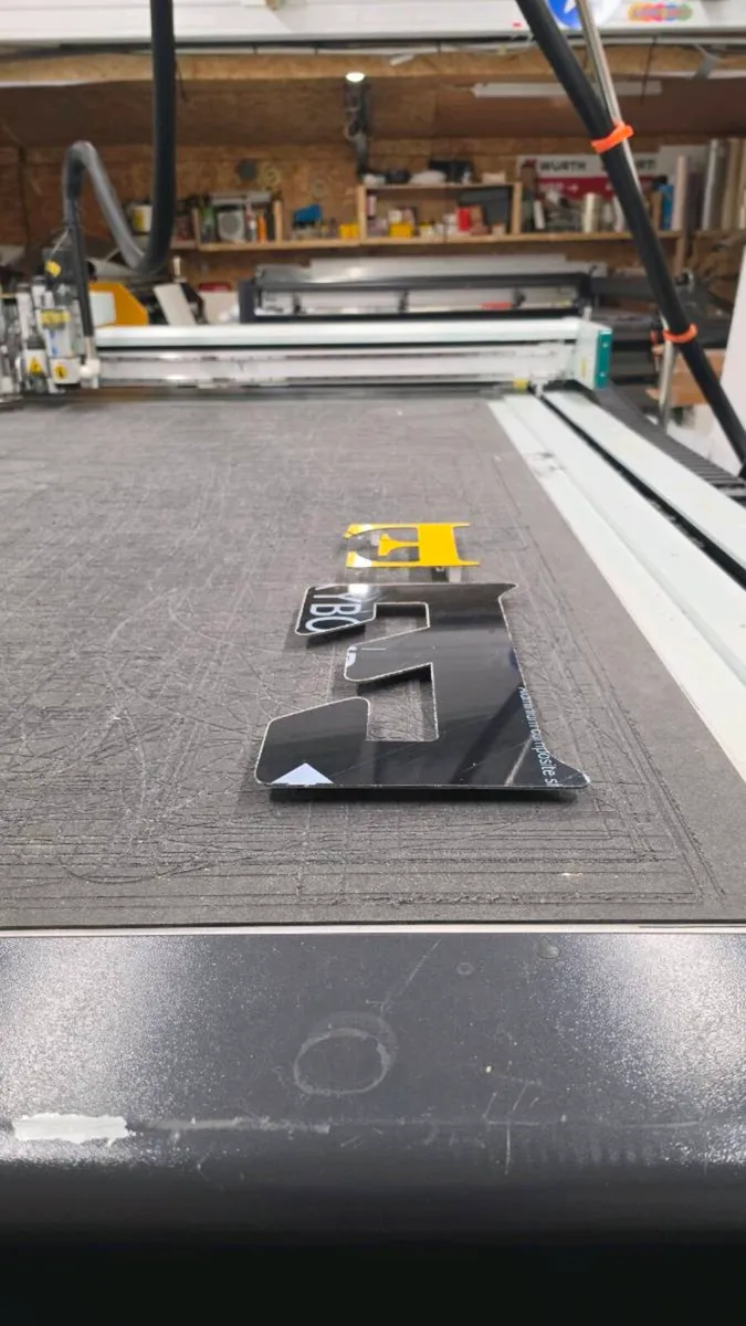 DIGITAL CUTTER FLATBED - Image 1