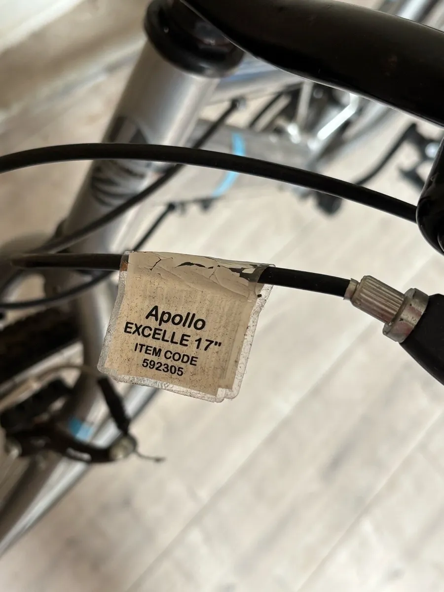 Apollo Excelle Womens Hybrid Bike 17” - Image 2