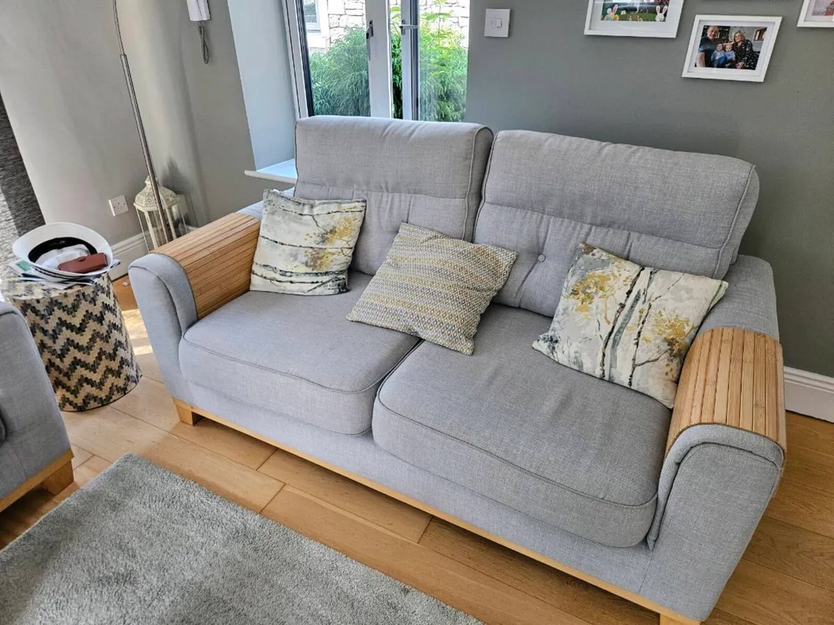 3 piece suite of furniture - Image 2
