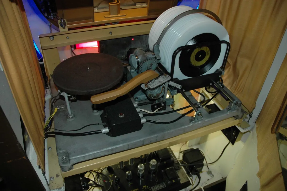 Ami Jukebox Model A 1946-47 £2250 ONO - Image 2