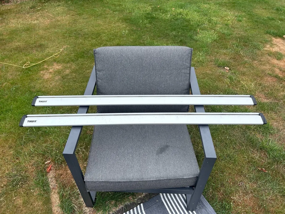 Thule Wingbar (pair: 127cm) & footpack Roofrack - Image 1
