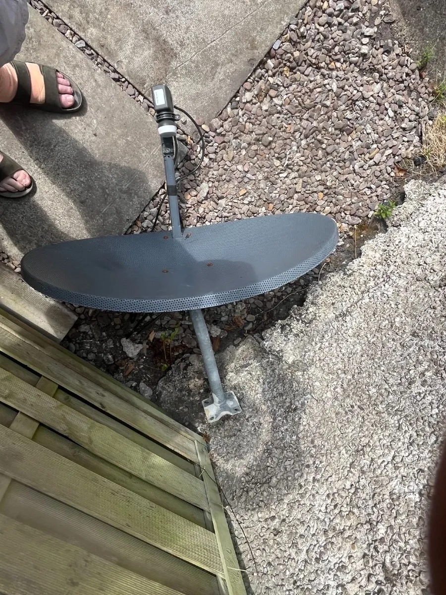 satelite dish, with double head. - Image 2