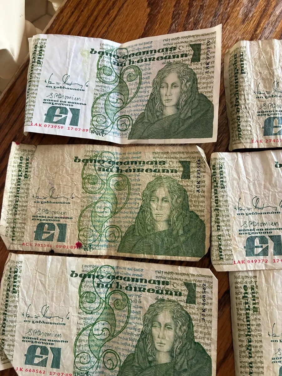Bank notes - Image 1