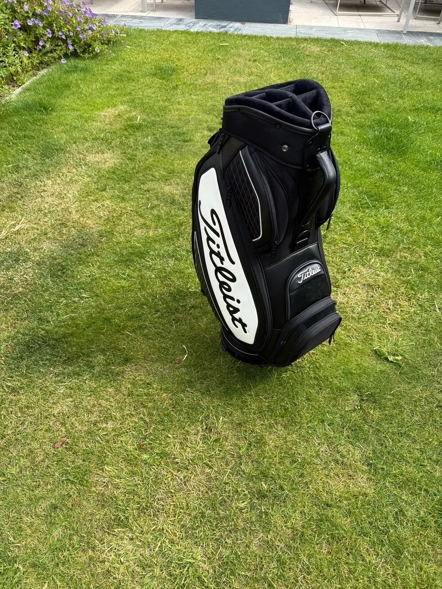 Titleist Mid Tour Staff Bag - Image 2