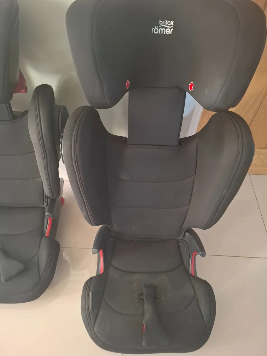 Car Seats - Image 2