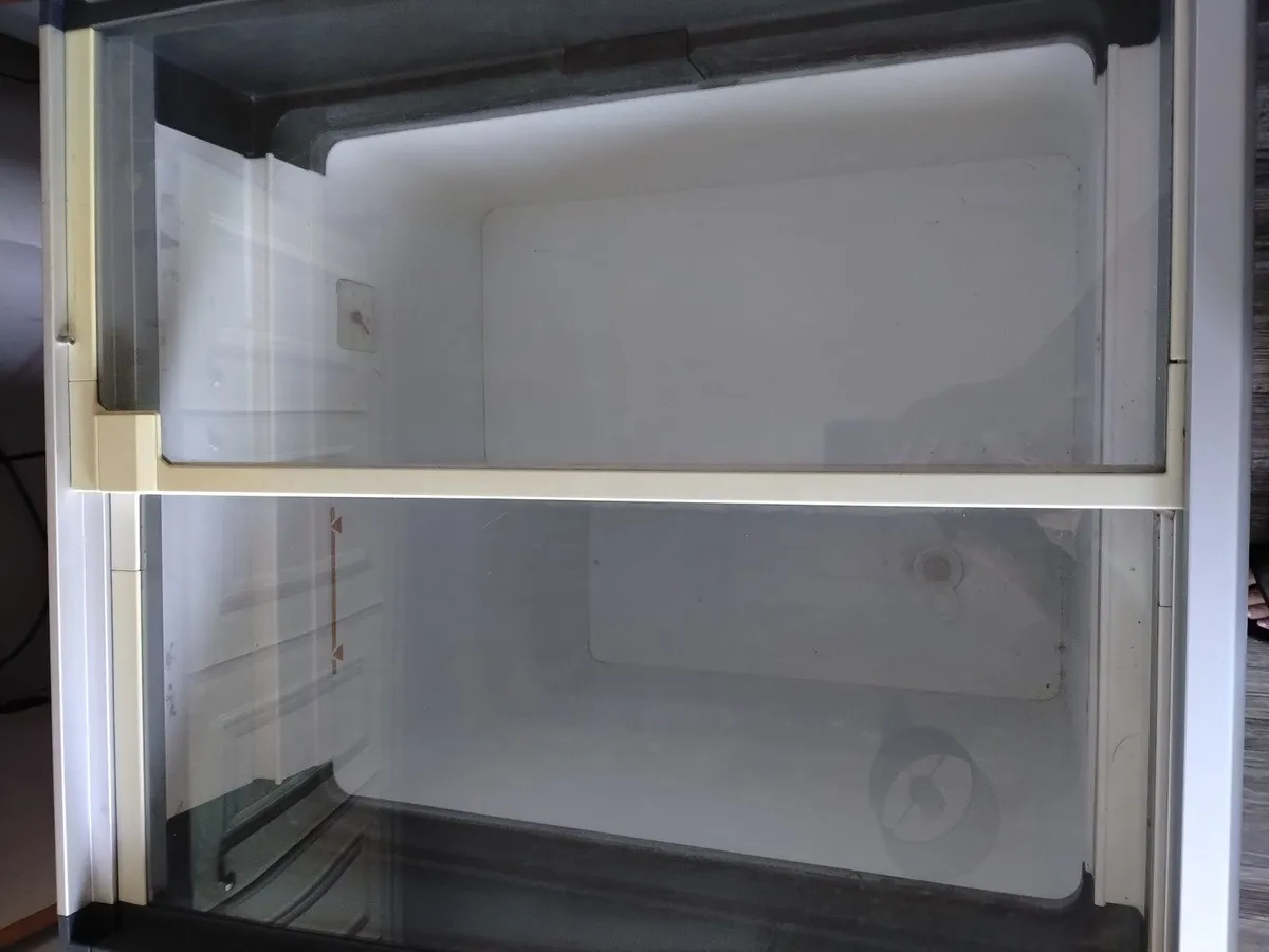 Commercial ice cream fridge - Image 4