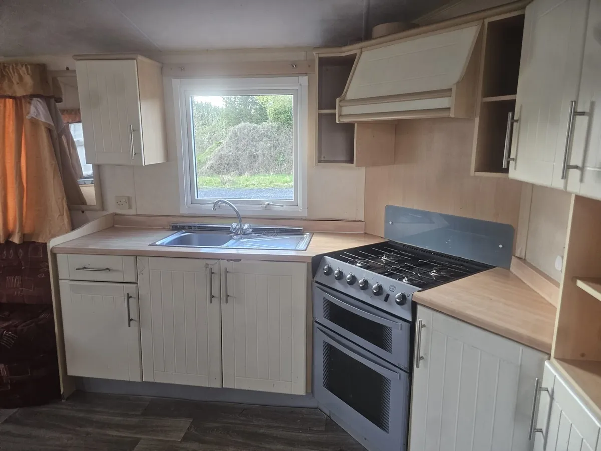 Willerby Mobile Home 3 Bedrooms - Image 4