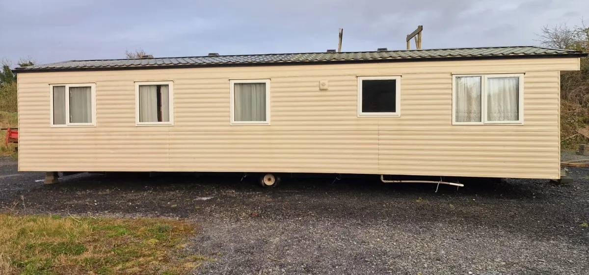 Willerby Mobile Home 3 Bedrooms - Image 2