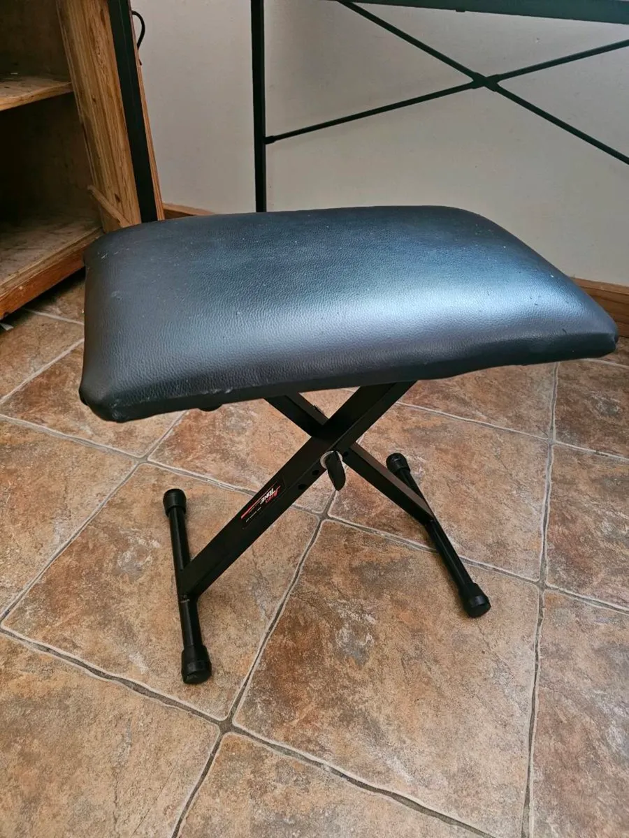 Piano stool - Image 1