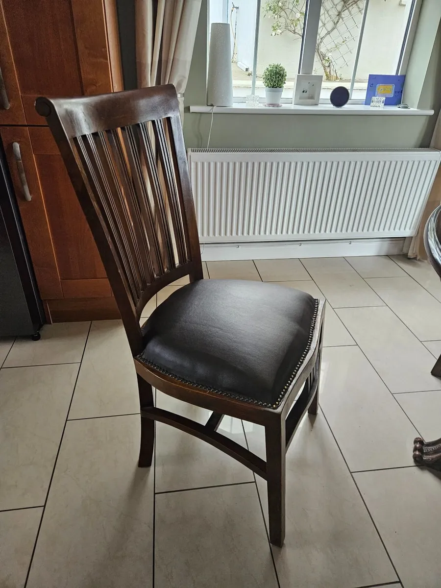 Dining table and chairs - Image 2
