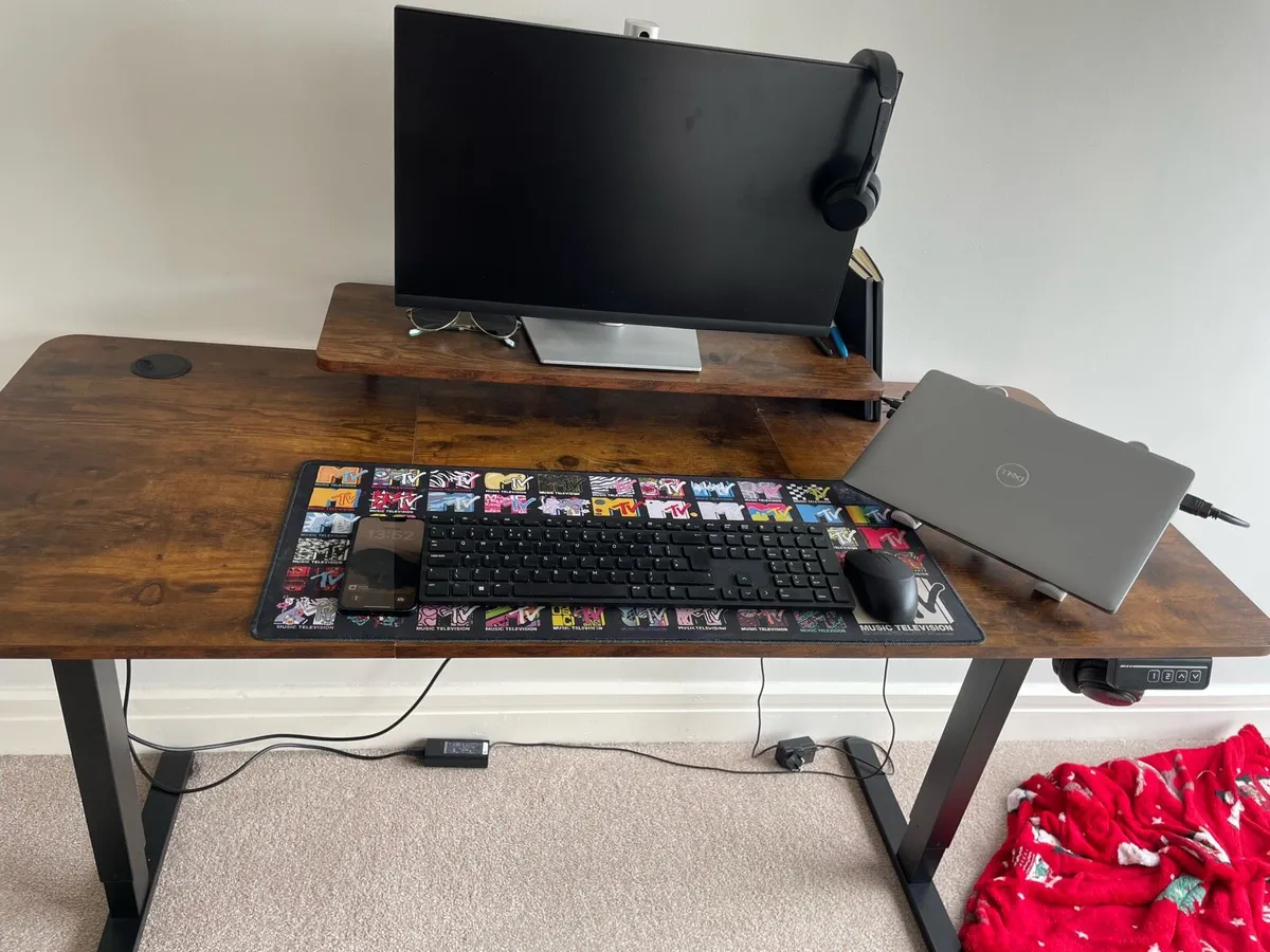 Electric Height Adjustable Desk - Image 1