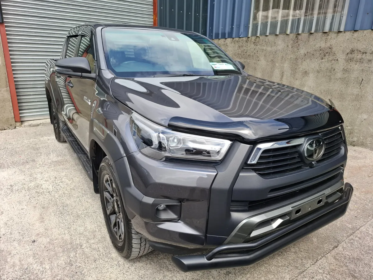 Toyota Hilux INVINCIBLE X 2.8 2023 - Image 1