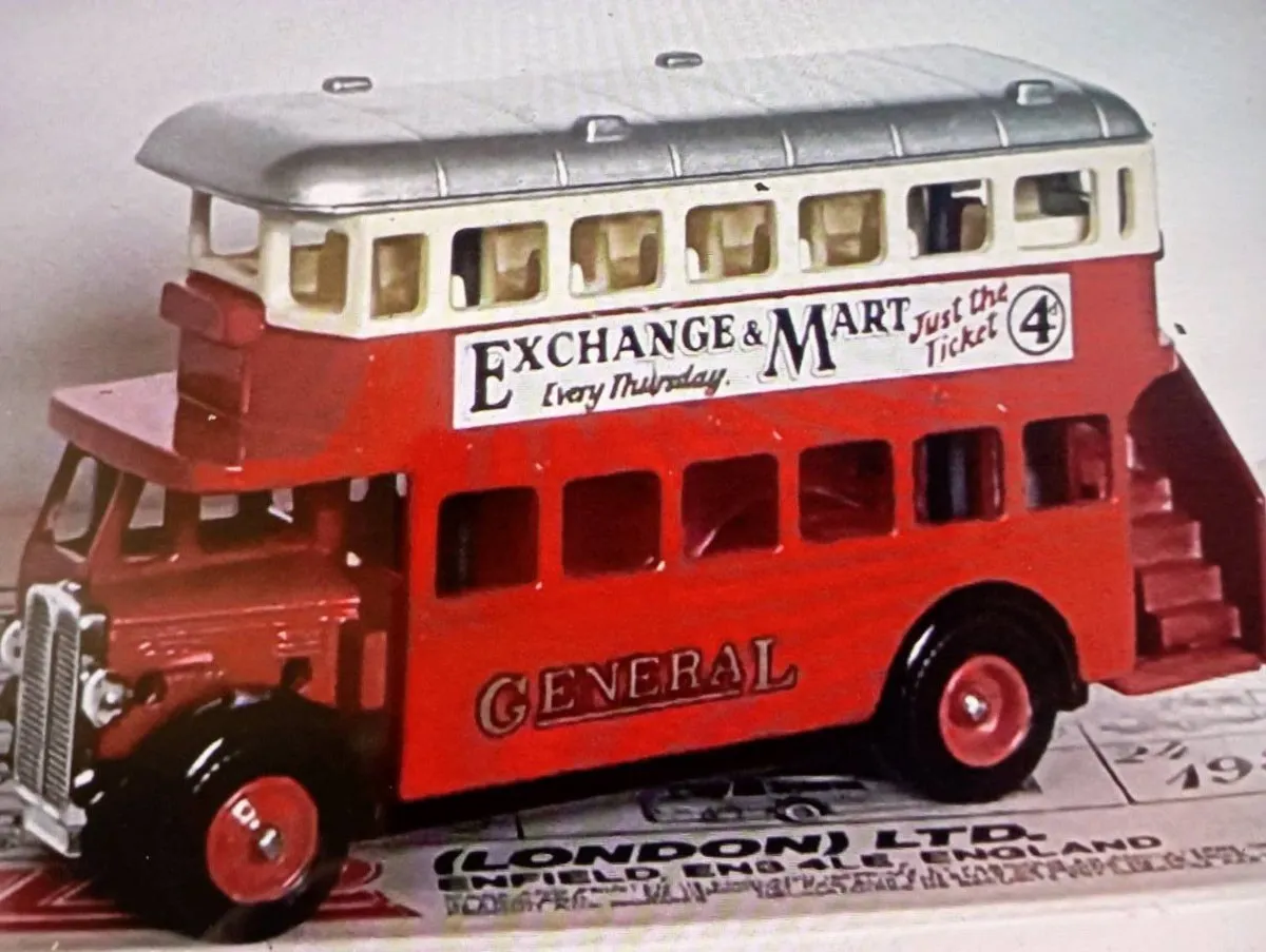VINTAGE DIE--CAST MODLE'S BUSES BY LlEDO . - Image 4
