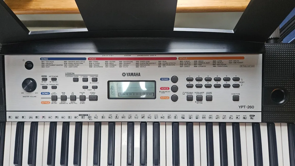 Yamaha keyboard - Image 2