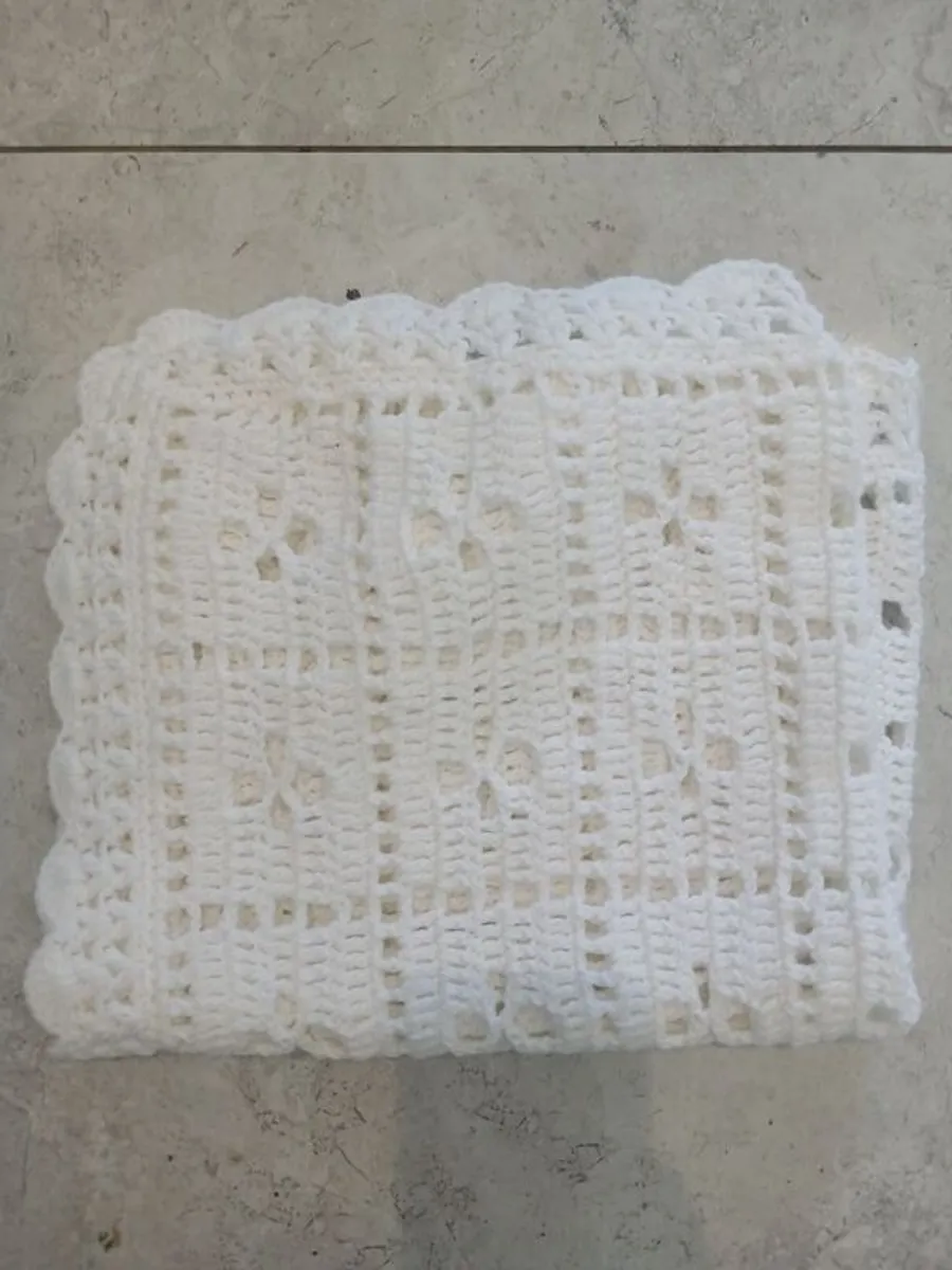 Hand knitted baby blanket - Image 2