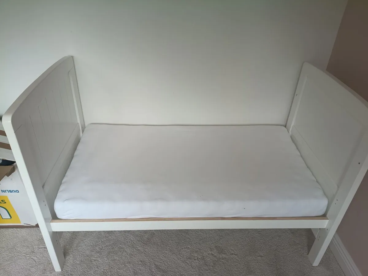 Cot bed - Image 2