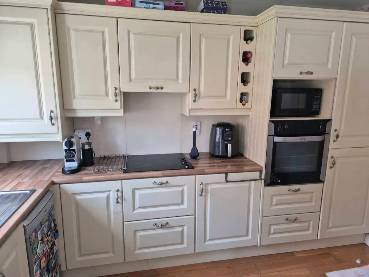 KITCHEN - Image 4