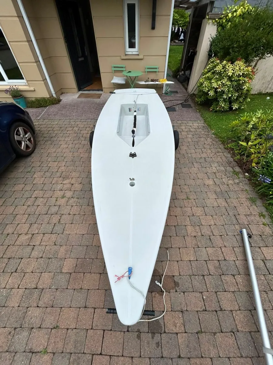 Laser sailing dingy - Image 2