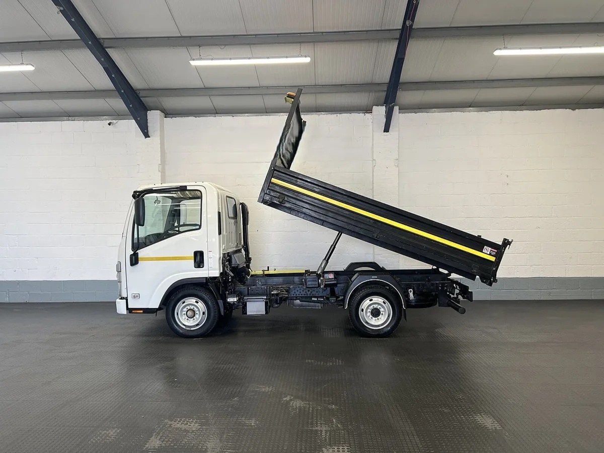 VB - 2023 Isuzu Grafter Tipper Van - Image 1