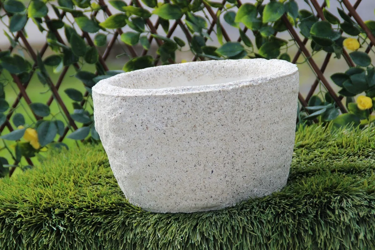 Reconstituted Granite round Flower Pot - Image 1